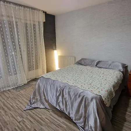 Lumineux Proche Du Centre Διαμέρισμα