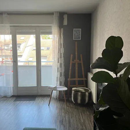 Lumineux Proche Du Centre Διαμέρισμα *